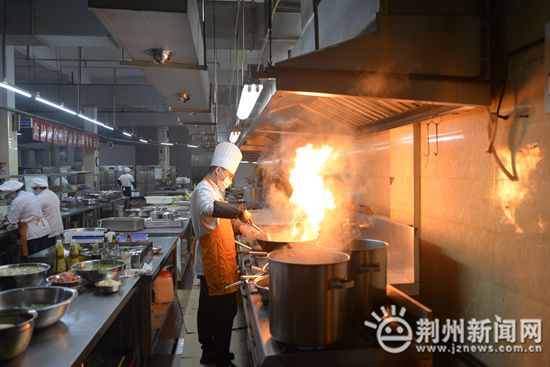 油烟实时监控 荆州城区上线餐饮油烟在线监测平台